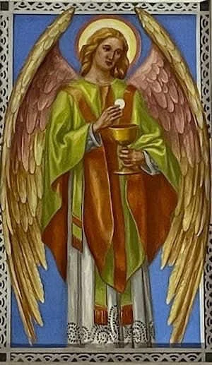Ángel sosteniendo un ciborio